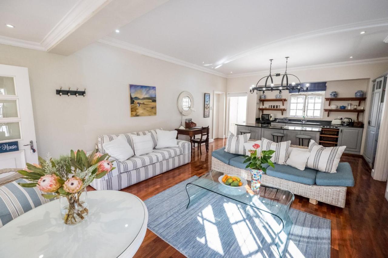Admiralty Beach House Порт-Элизабет Экстерьер фото