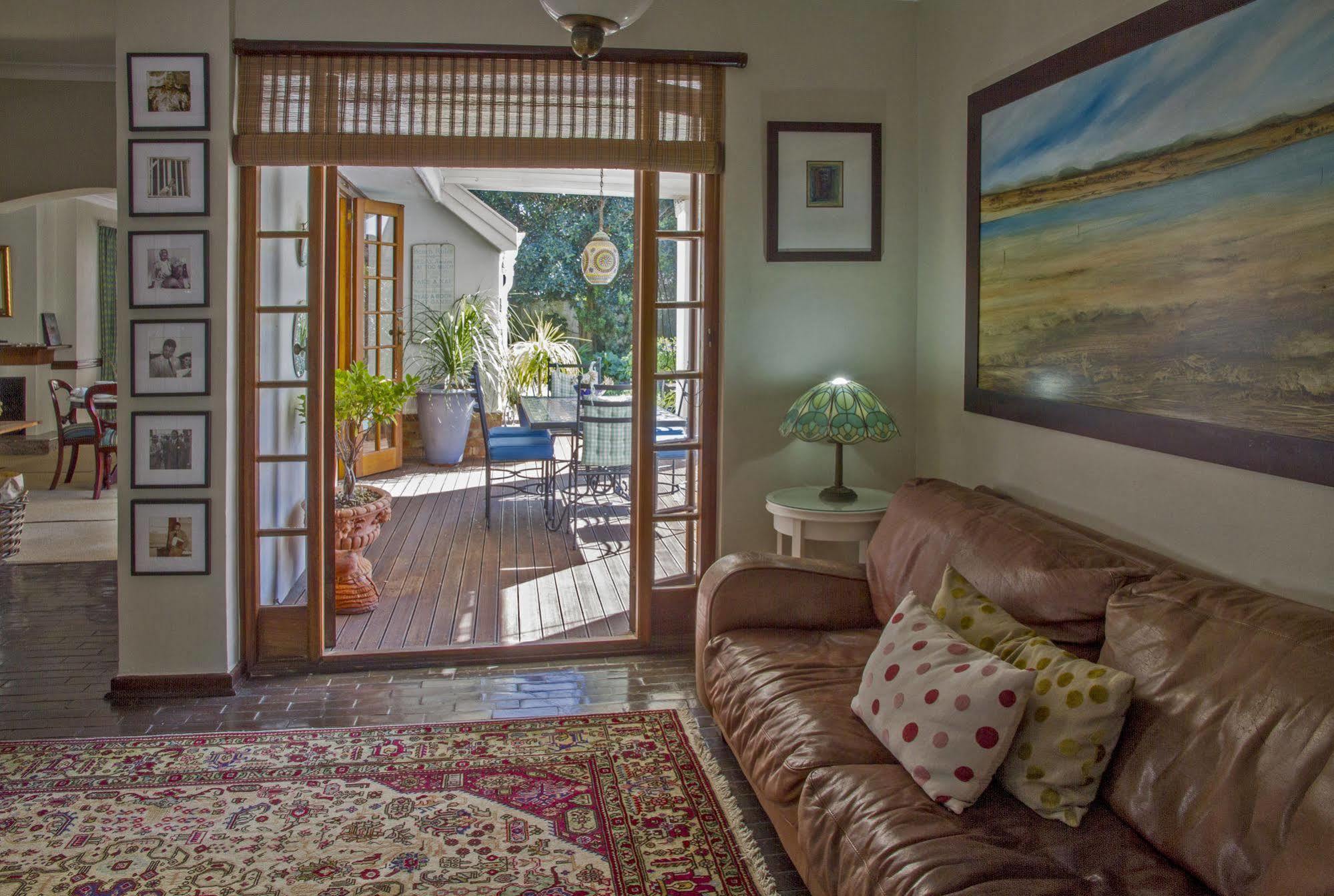 Admiralty Beach House Порт-Элизабет Экстерьер фото